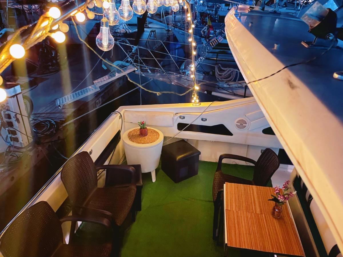 Yacht Hotel Barcelona Sant Adria de Besos Ngoại thất bức ảnh