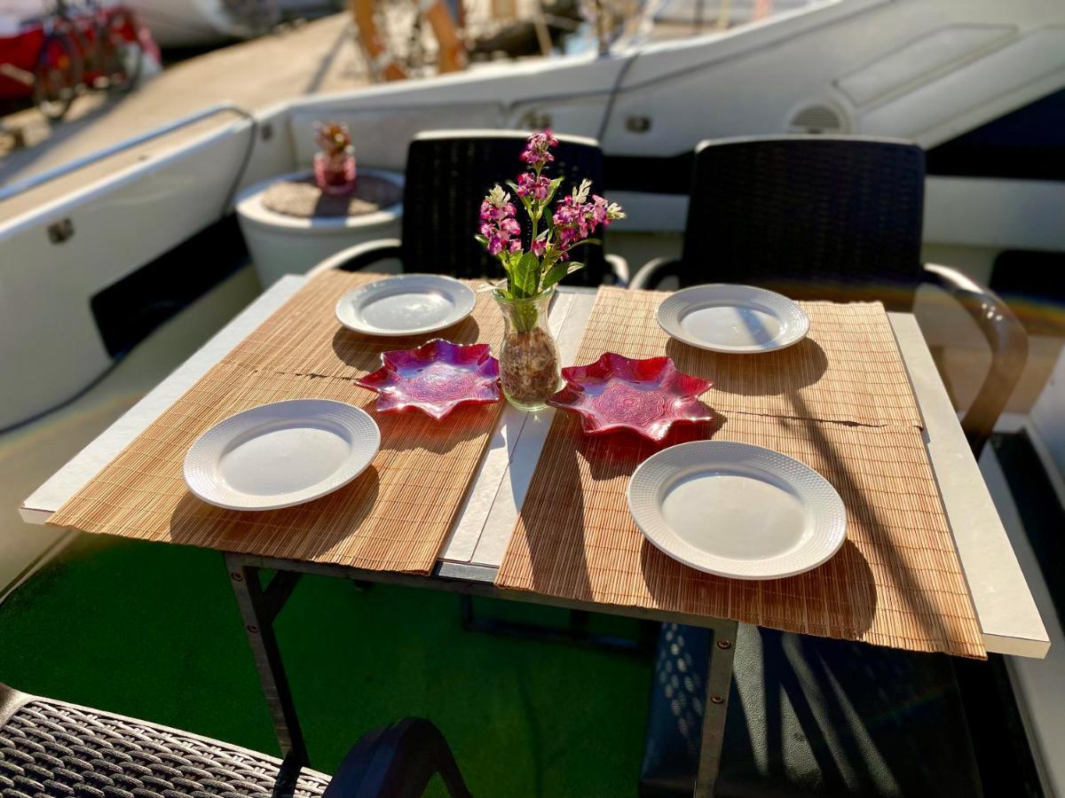 Yacht Hotel Barcelona Sant Adria de Besos Ngoại thất bức ảnh