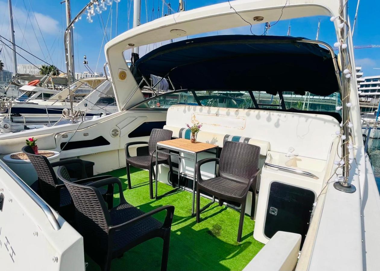 Yacht Hotel Barcelona Sant Adria de Besos Ngoại thất bức ảnh
