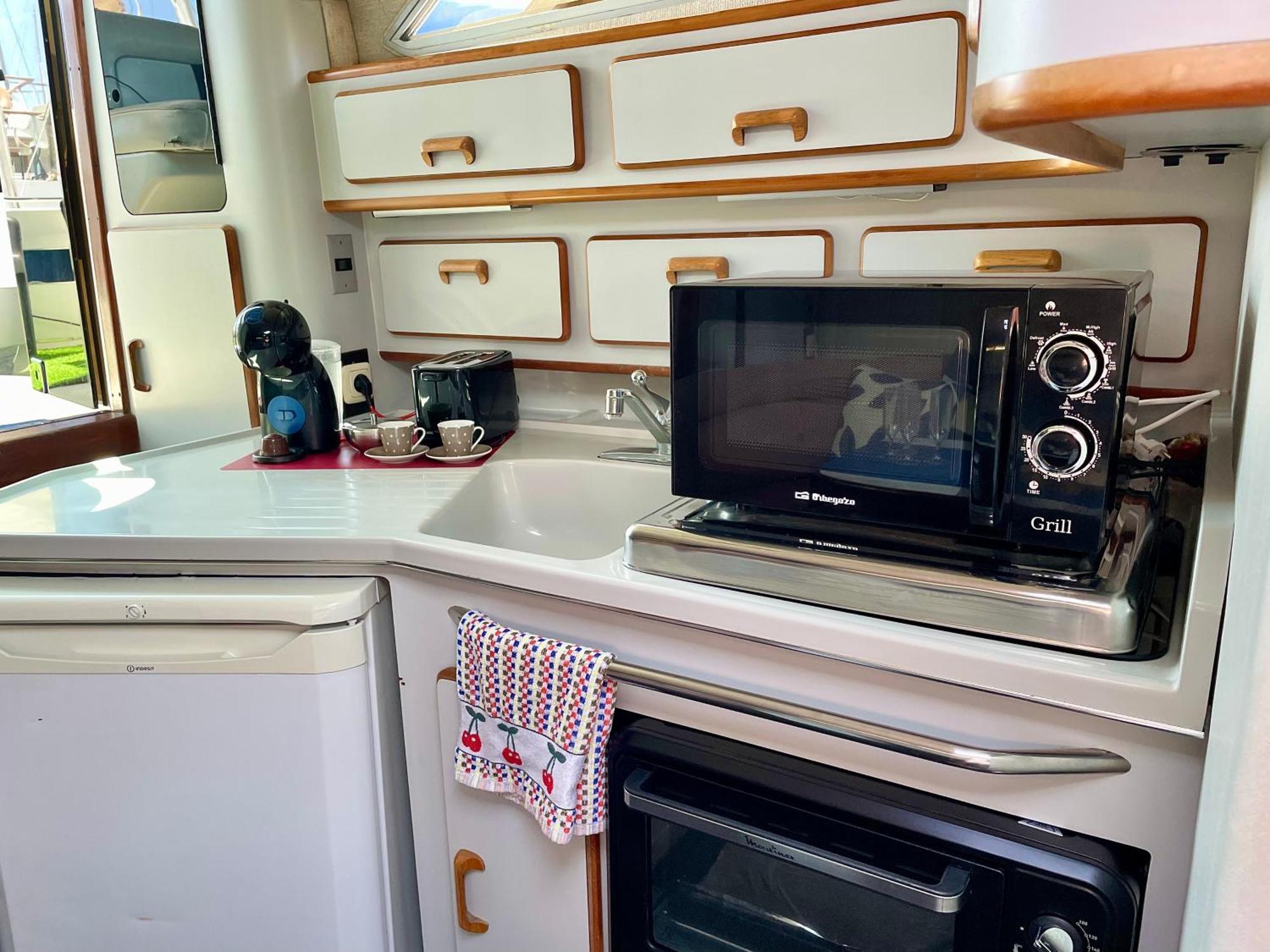 Yacht Hotel Barcelona Sant Adria de Besos Ngoại thất bức ảnh