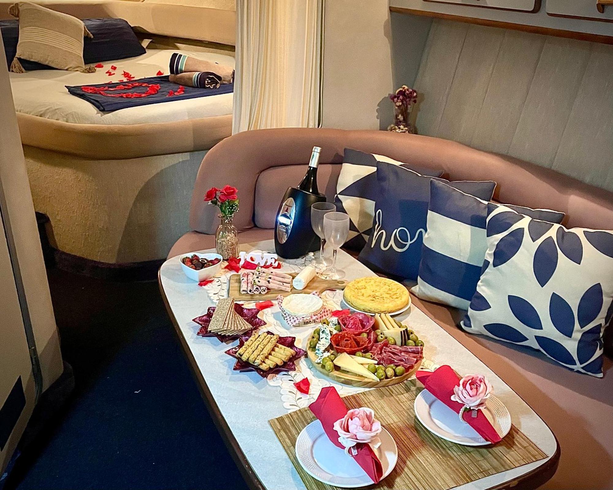 Yacht Hotel Barcelona Sant Adria de Besos Ngoại thất bức ảnh